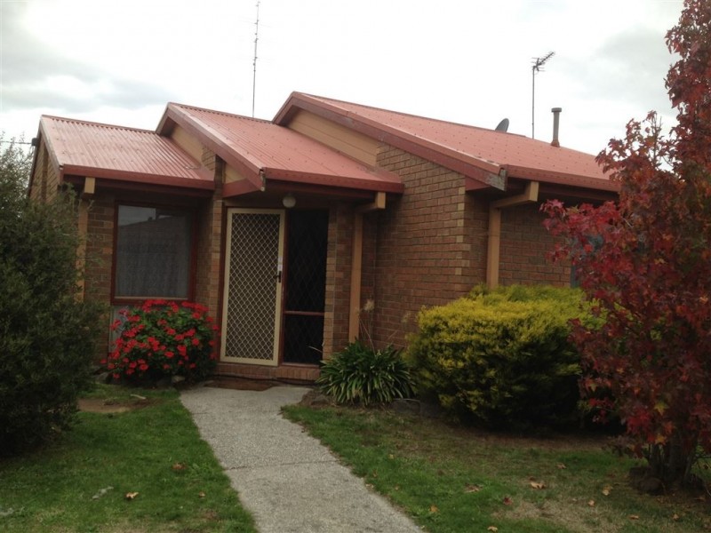 1/8 Darling Street, Sebastopol VIC 3356