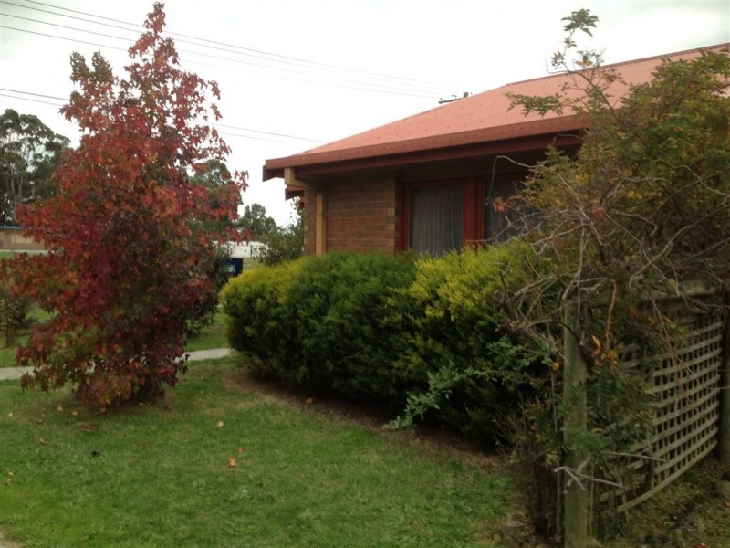 1/8 Darling Street, Sebastopol VIC 3356