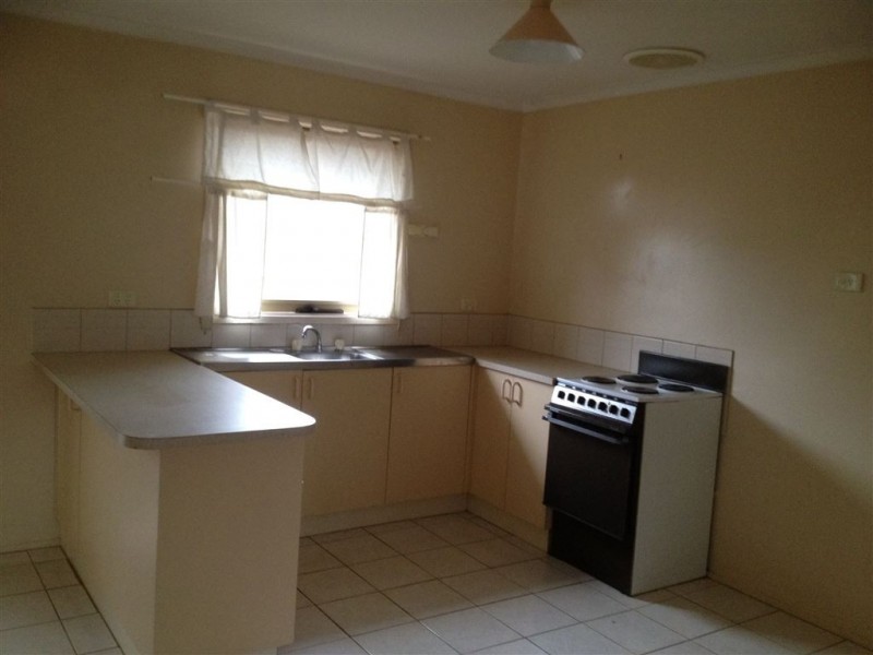 1/8 Darling Street, Sebastopol VIC 3356