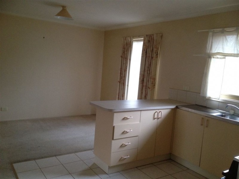 1/8 Darling Street, Sebastopol VIC 3356