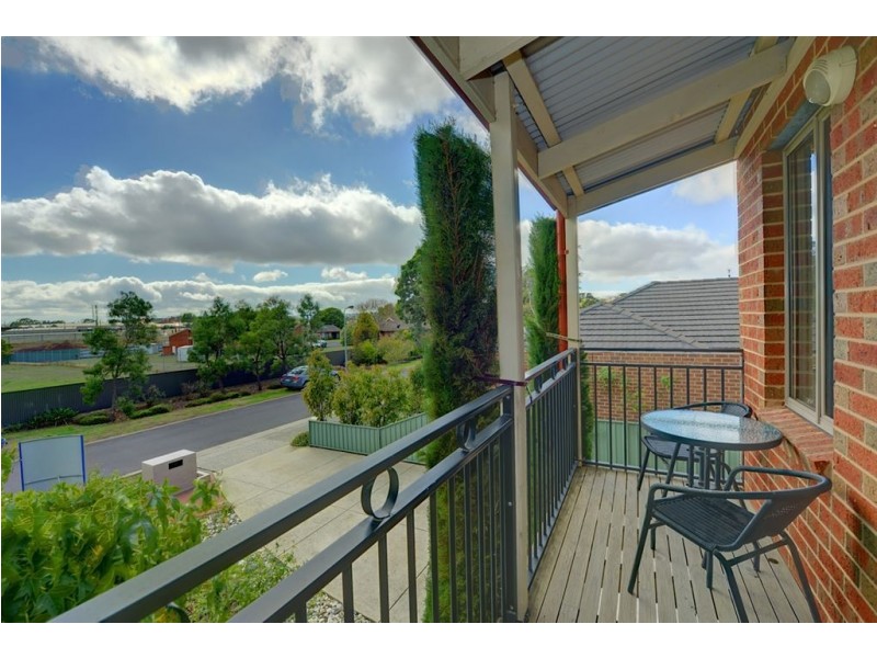 12 Garden Court, Lake Gardens VIC 3355