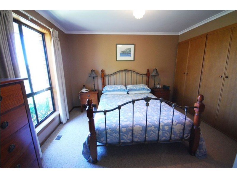 33 Jasmine Drive, Delacombe VIC 3356