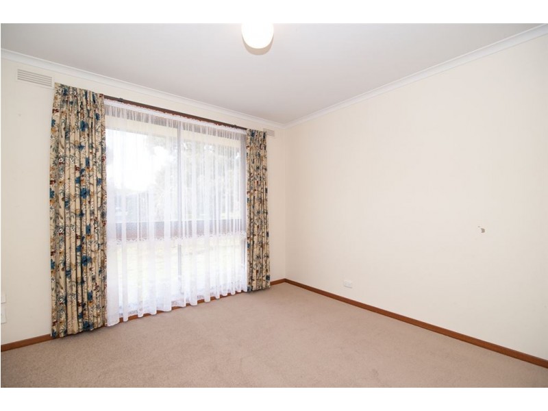 14 Semillon Grove, Mount Clear VIC 3350