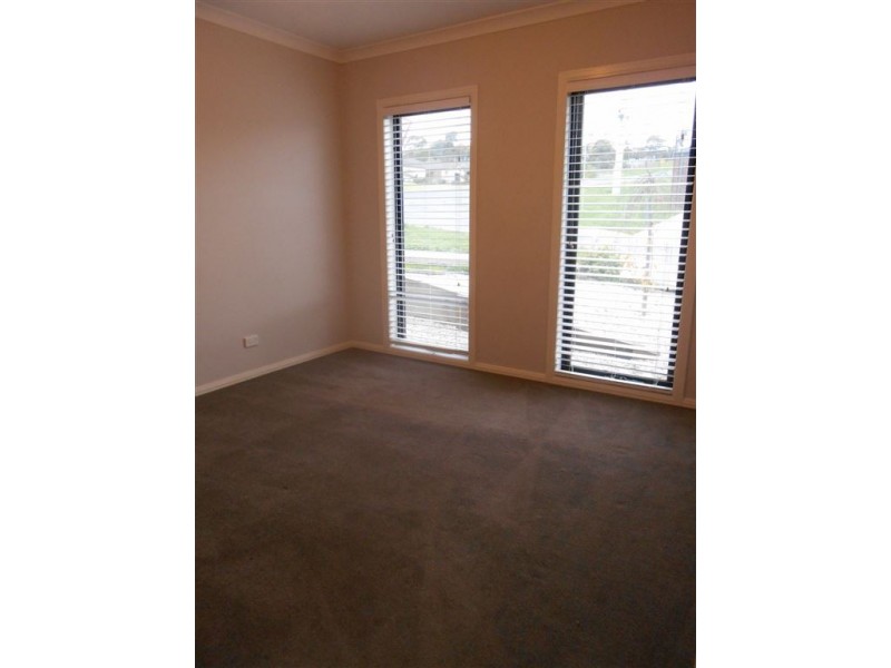 13 Daintree Close, Ballarat North VIC 3350