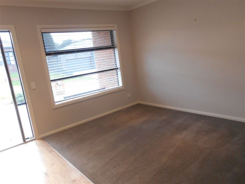 13 Daintree Close, Ballarat North VIC 3350