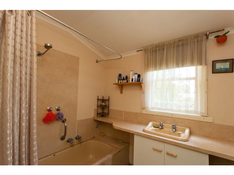 708 Ascot Street South, Redan VIC 3350