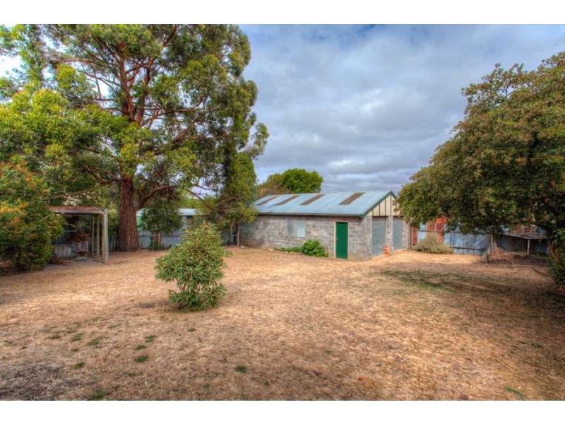 708 Ascot Street South, Redan VIC 3350