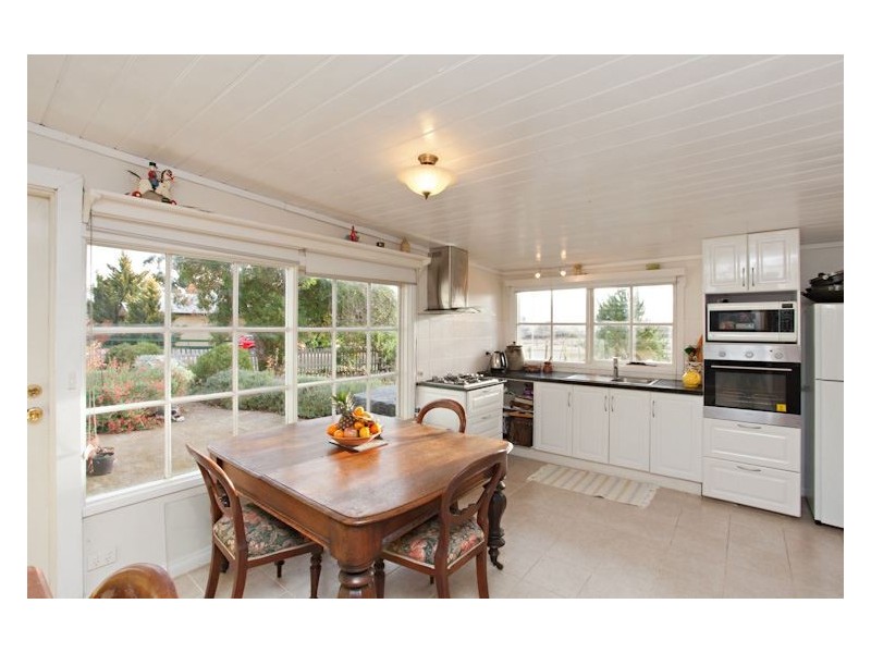 54 Carmody Drive, Creswick VIC 3363