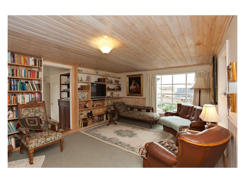 54 Carmody Drive, Creswick VIC 3363