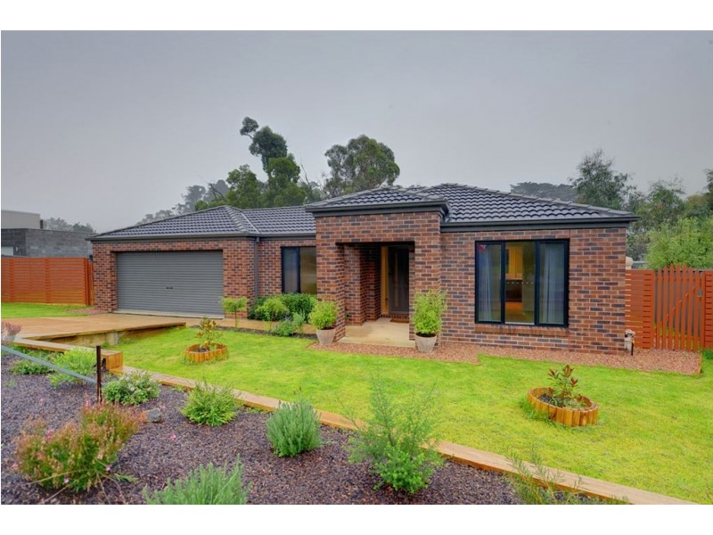 9 Eilish Court, Mount Helen VIC 3350