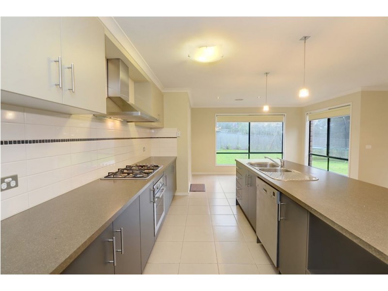 9 Eilish Court, Mount Helen VIC 3350