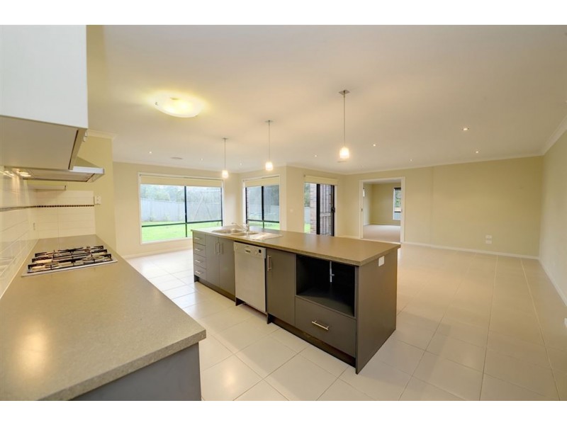 9 Eilish Court, Mount Helen VIC 3350