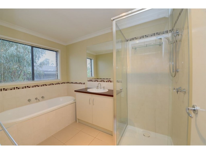 9 Eilish Court, Mount Helen VIC 3350