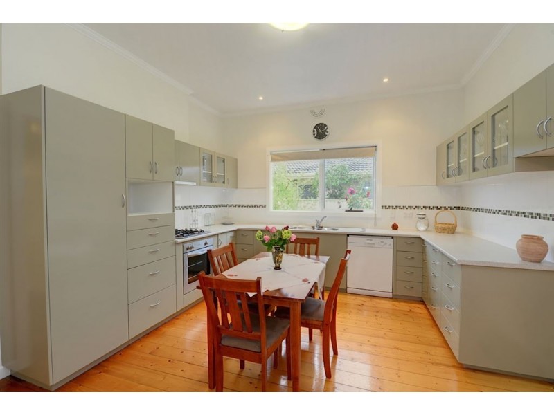 16 Alexandra Street, Sebastopol VIC 3356