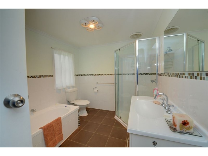 16 Alexandra Street, Sebastopol VIC 3356