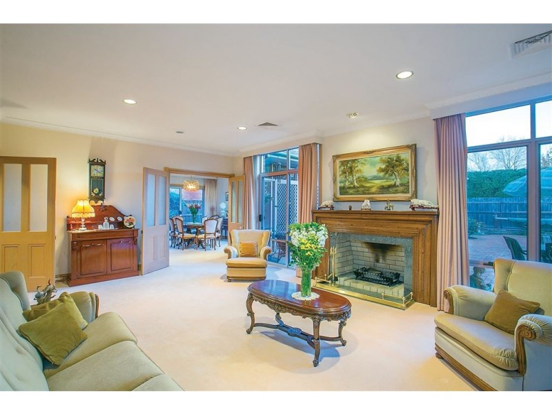 1 The Court, Lake Wendouree VIC 3350