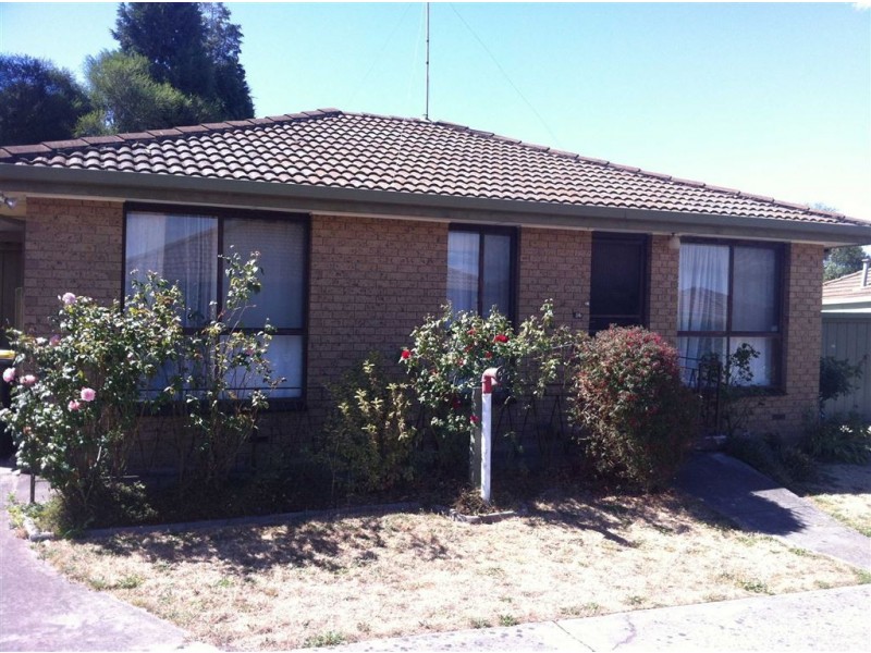 14/106 Burnbank Close, Lake Wendouree VIC 3350