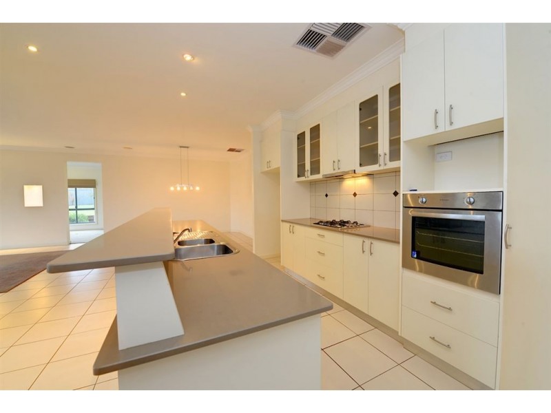 14 Powell Avenue, Cardigan Village VIC 3352