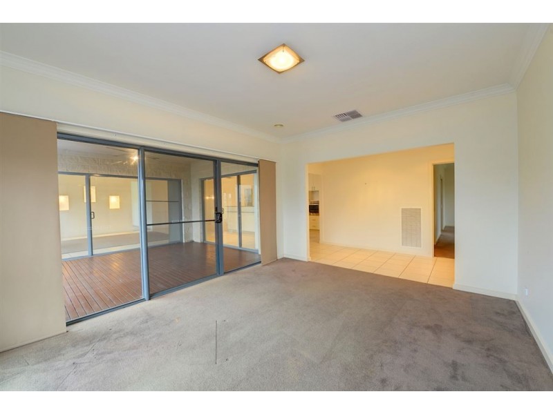 14 Powell Avenue, Cardigan Village VIC 3352