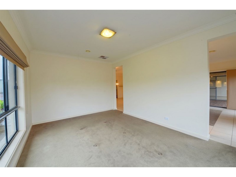 14 Powell Avenue, Cardigan Village VIC 3352