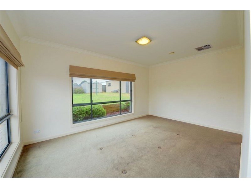 14 Powell Avenue, Cardigan Village VIC 3352