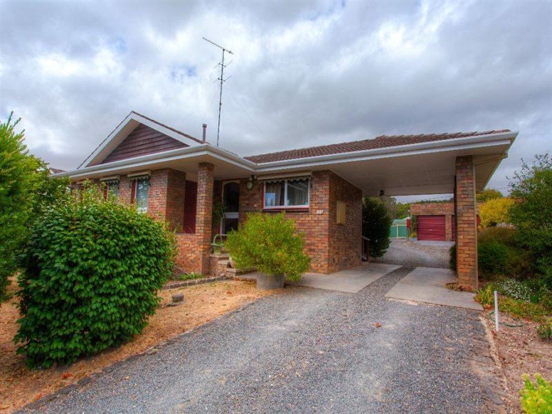 38 Moore Street, Creswick North VIC 3363