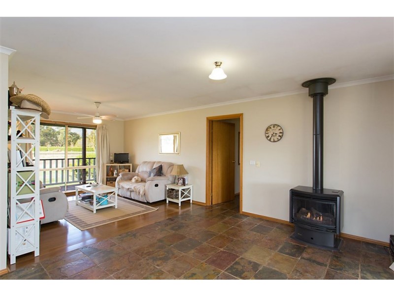 17 Johns Road, Creswick VIC 3363