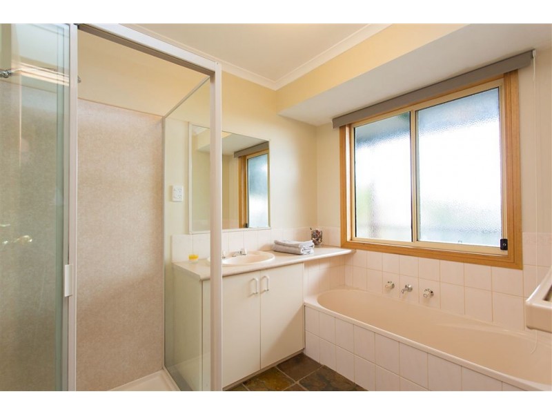 17 Johns Road, Creswick VIC 3363