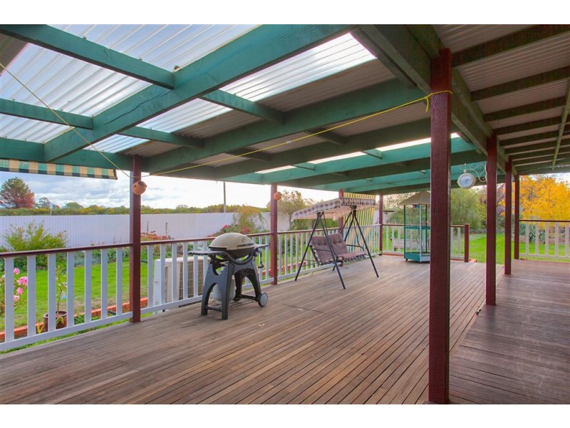 17 Johns Road, Creswick VIC 3363