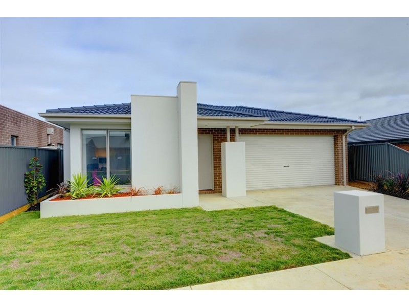 18 Sutcliffe Street, Alfredton VIC 3350