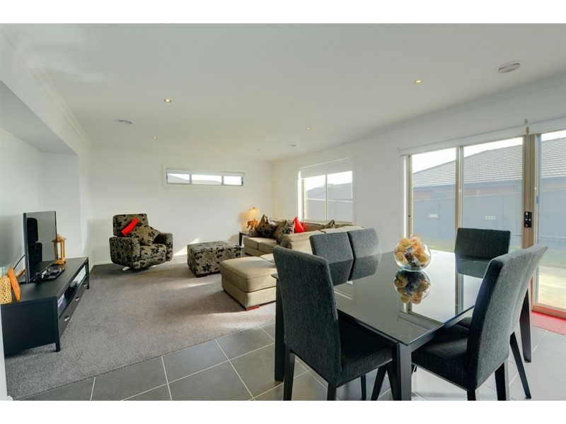 18 Sutcliffe Street, Alfredton VIC 3350