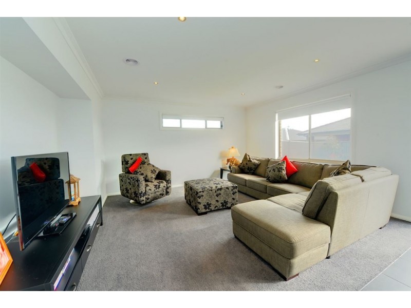 18 Sutcliffe Street, Alfredton VIC 3350