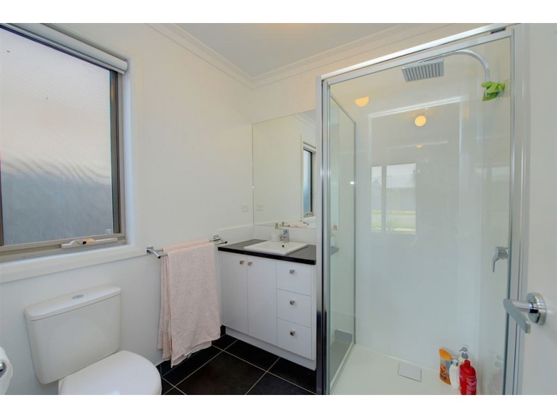 18 Sutcliffe Street, Alfredton VIC 3350