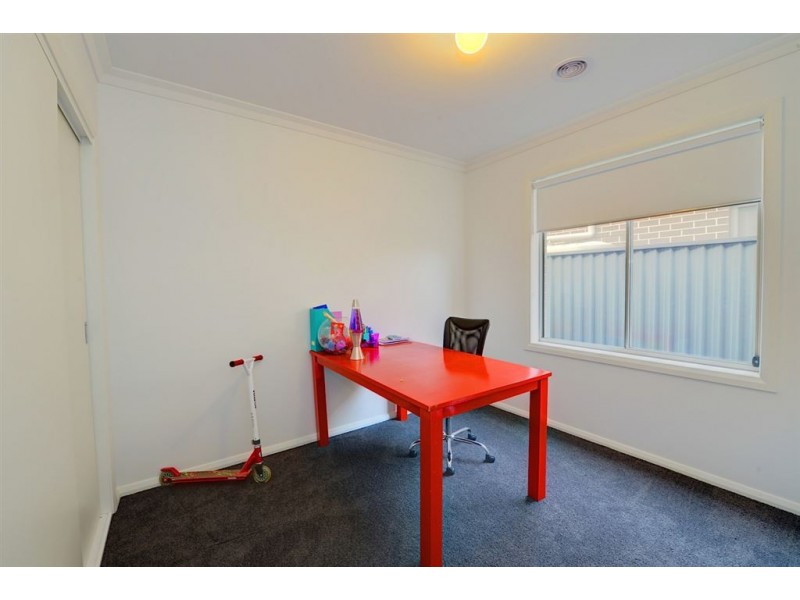 18 Sutcliffe Street, Alfredton VIC 3350