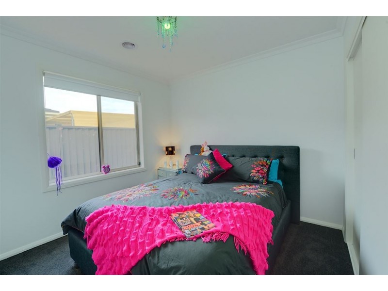 18 Sutcliffe Street, Alfredton VIC 3350