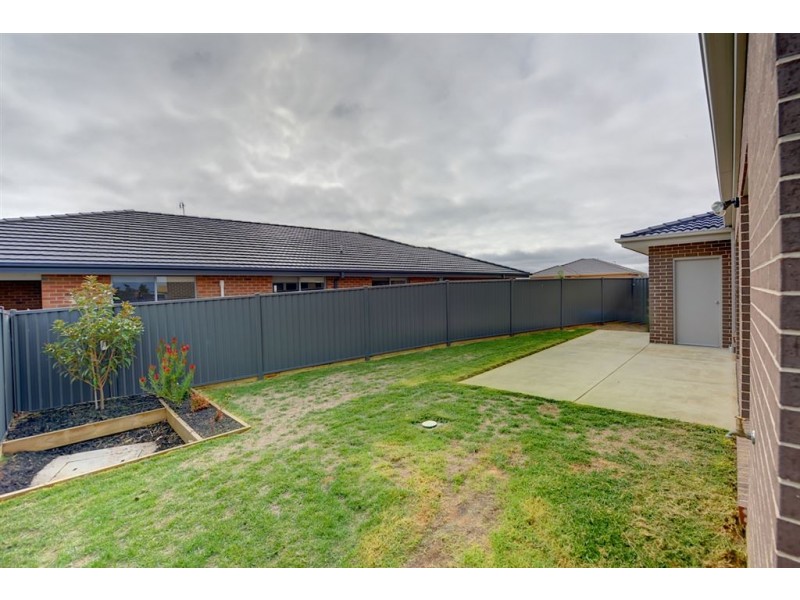 18 Sutcliffe Street, Alfredton VIC 3350