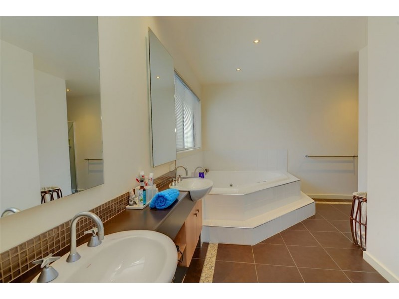 5 Ryder Court, Canadian VIC 3350