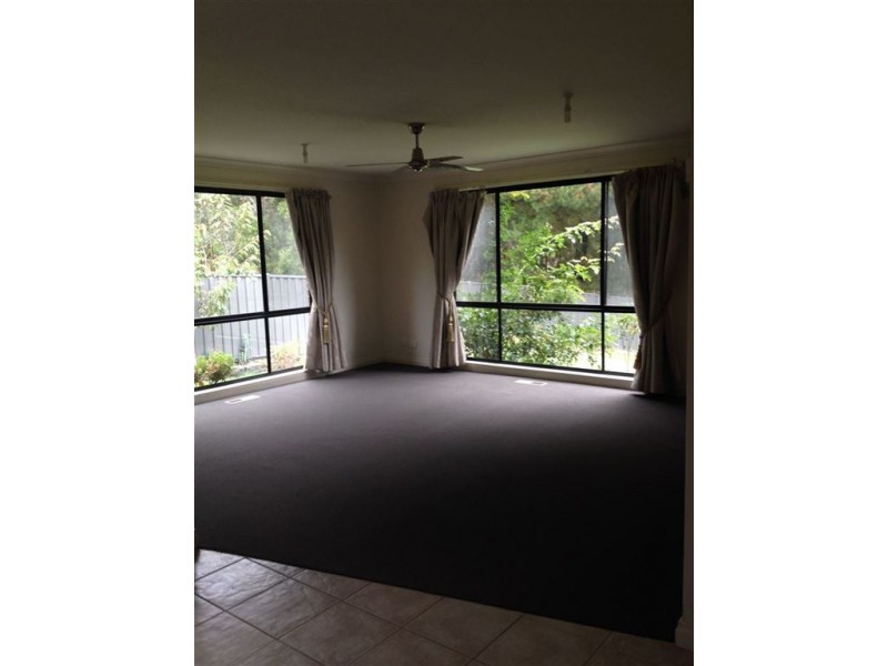 44 Oakbank drive, Mount Helen VIC 3350