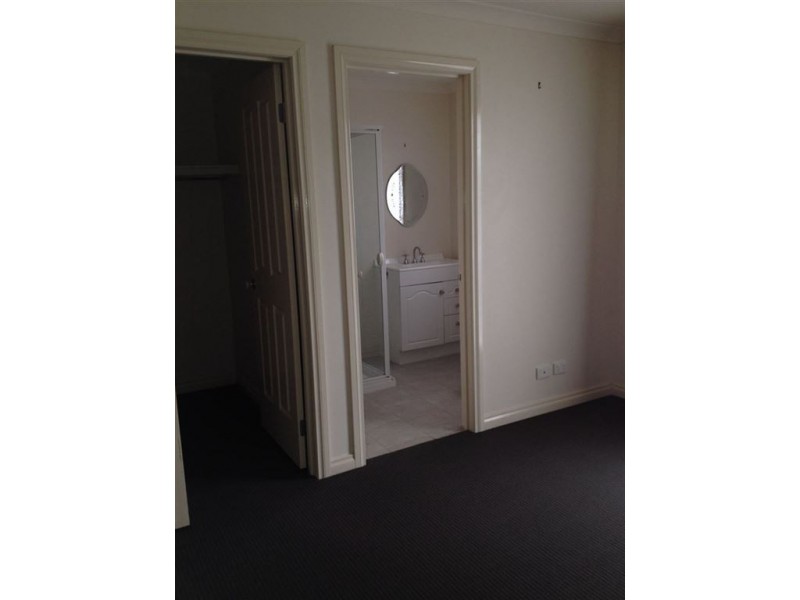 44 Oakbank drive, Mount Helen VIC 3350