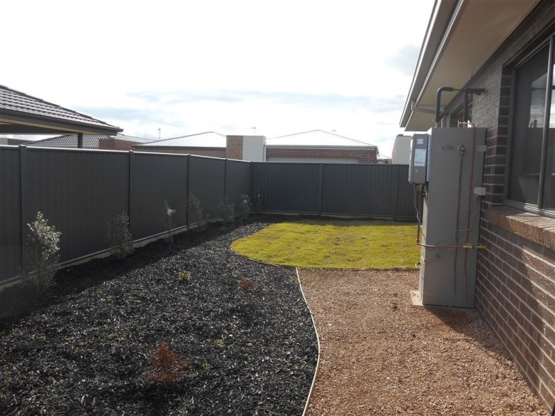 18 Cahill Close, Alfredton VIC 3350
