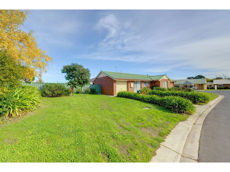 11 Balmoral Drive, Ballarat East VIC 3350