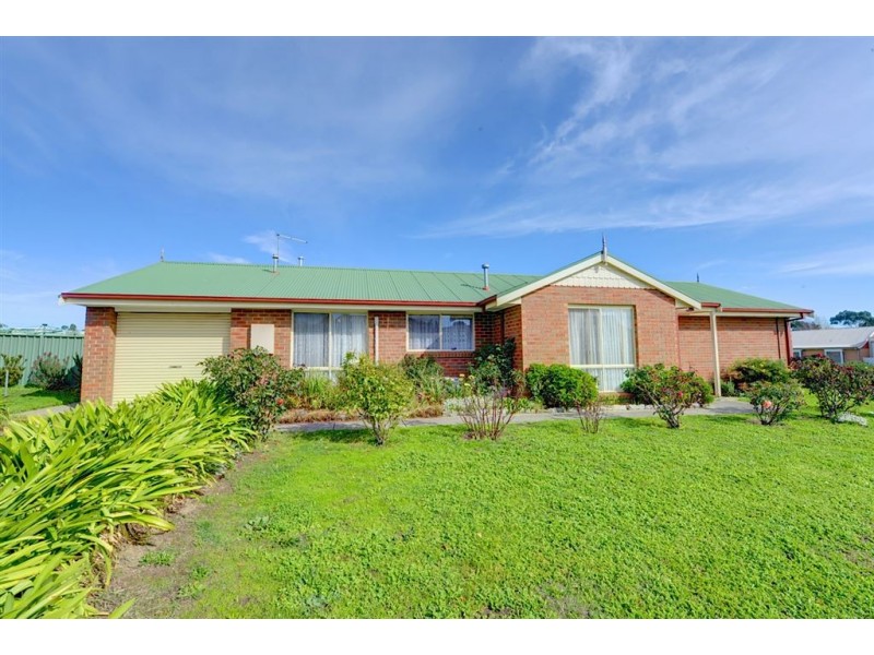 11 Balmoral Drive, Ballarat East VIC 3350