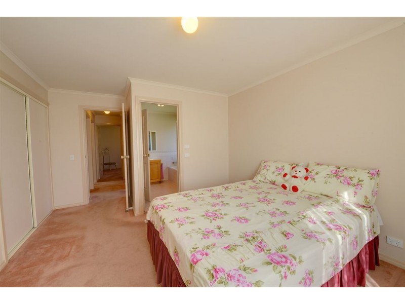 11 Balmoral Drive, Ballarat East VIC 3350