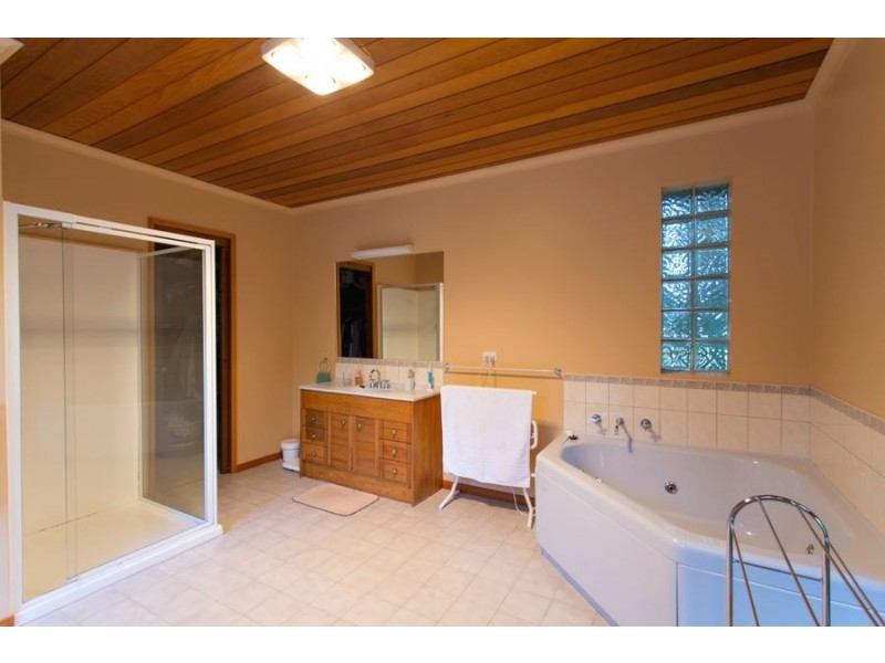259 Yankee Flat Road, Navigators VIC 3352
