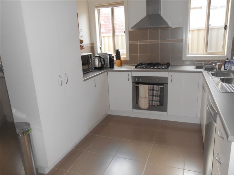 24 Yarra Park Drive, Sebastopol VIC 3356