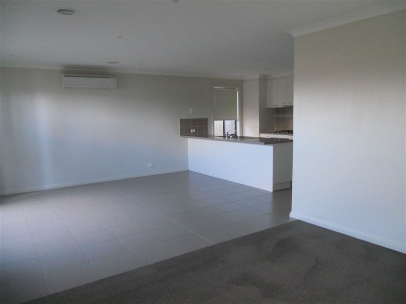 22 Regina Street, Wendouree VIC 3355