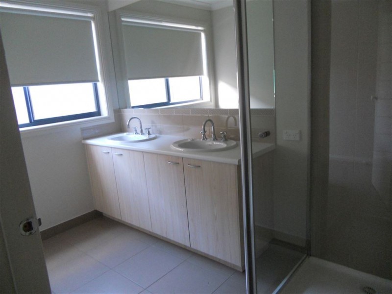 22 Regina Street, Wendouree VIC 3355