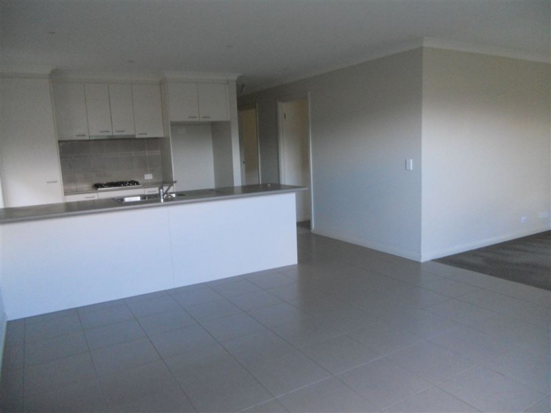 22 Regina Street, Wendouree VIC 3355