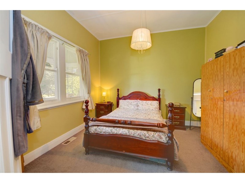 242 Joseph Street, Canadian VIC 3350