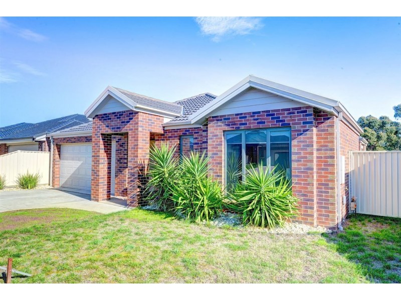 27 Normlyttle Parade, Miners Rest VIC 3352